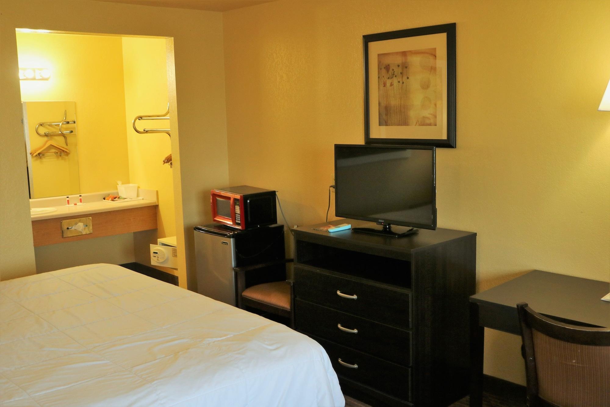 Days By Wyndham South 2* Fresno